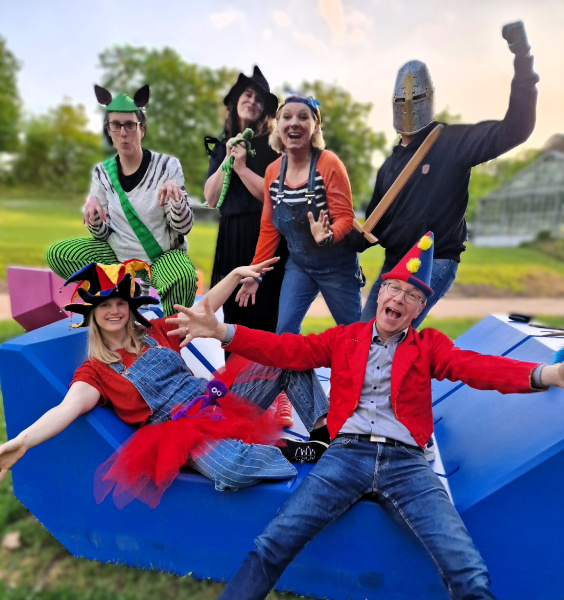 Sechs lustige Kinderfiguren